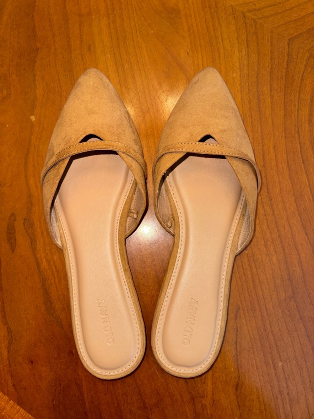 Old Navy Suede Pointed-Toe Slide Mules in Tan - Picture 4 of 4